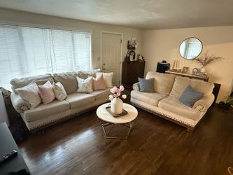 Sofá and loveseat