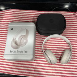 Beats Studio pro Bluetooth Headphones