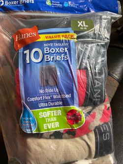 This is a 10-pack of Hanes Boys' Tagless Boxer Briefs in size XL (16-18).