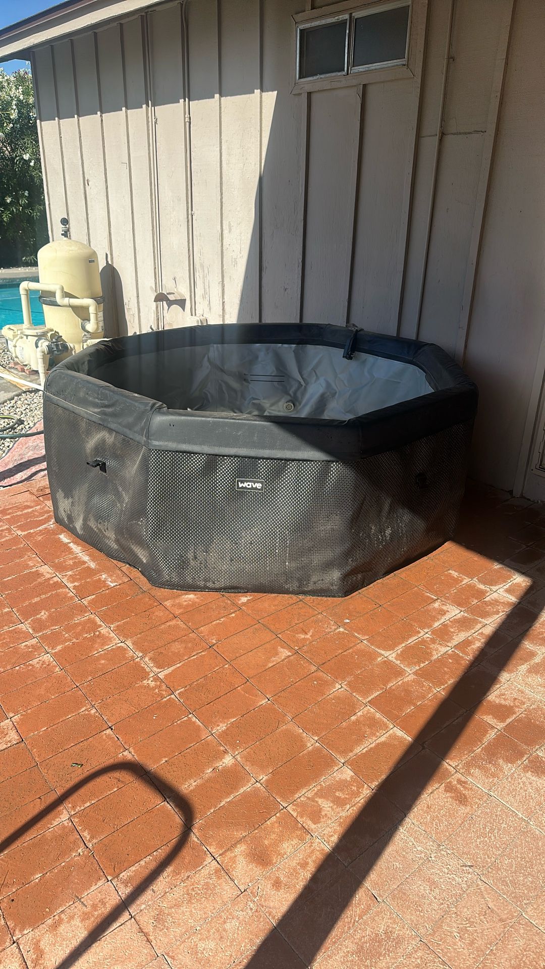 Wave Hot Tub In Mesa