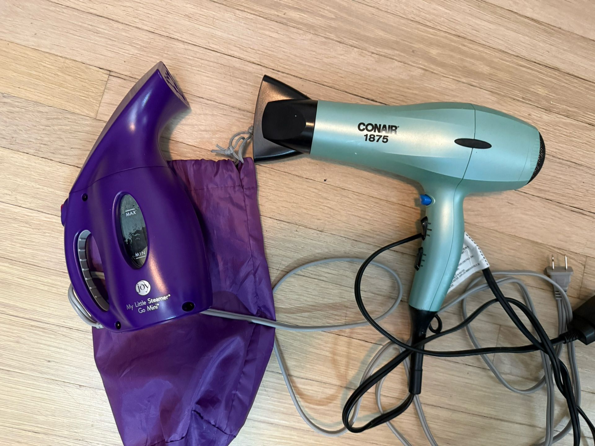 Clothes steamer & blow dryer