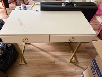 Vanity table