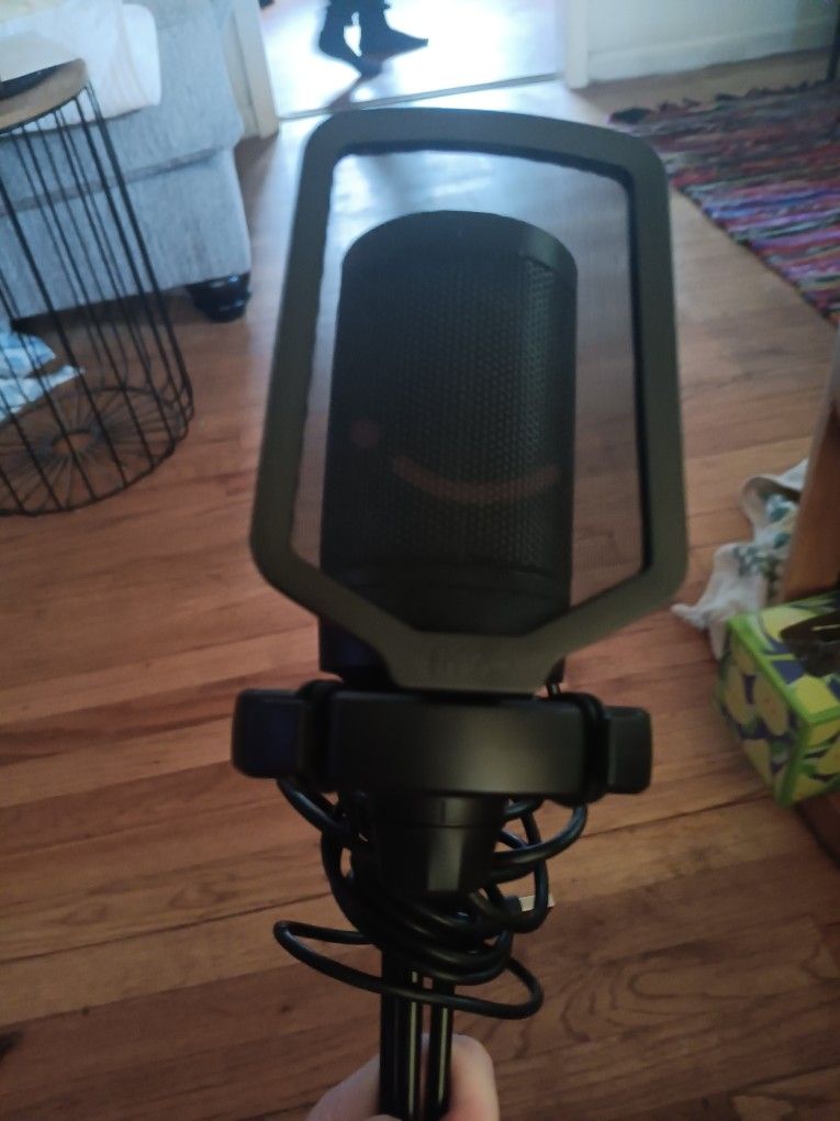 FIFINE AmpliGame A6V USB Microphone.
