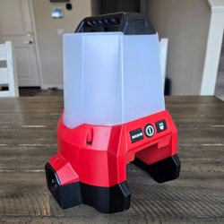 Milwaukee M18 Site Light with Flood Mode