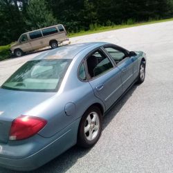 2001 Ford Taurus