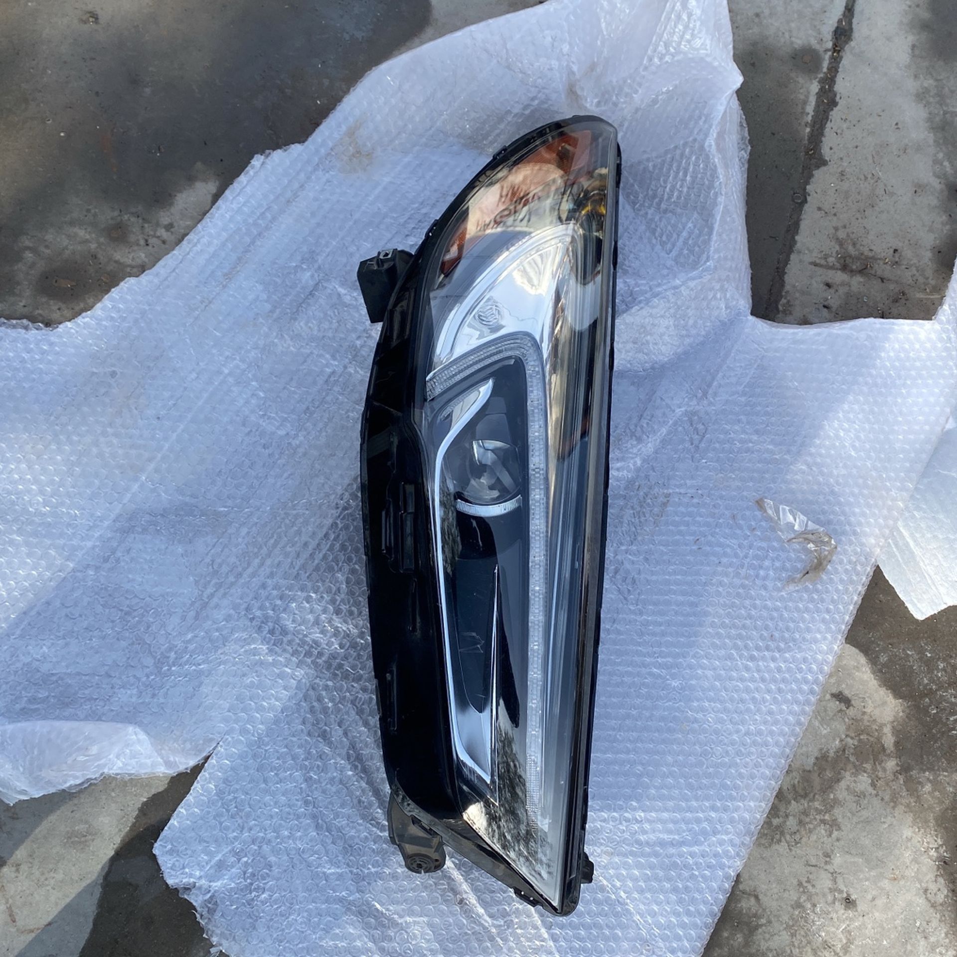 2018/21 Buick Enclave LED Passenger Side Headlight OEM 