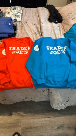 Trader Joes Crewneck XL