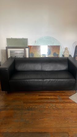 LEATHER COUCH