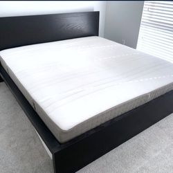 Very Nice King Ikea Malm Bed Frame with Mattress 