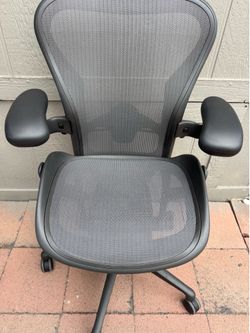 Herman Miller Remastered Aeron Chair Size B