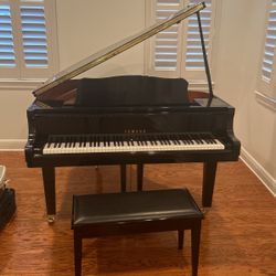 Yamaha Ebony GA1 Baby Grand Piano $3500