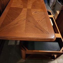 Quality Oak Lift coffee table on wheels w/ end table