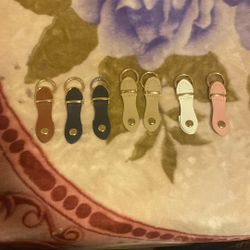 🌸CLASSIC KEY CHAINS 2 For $5 🌸 -NEED THEM GONE 