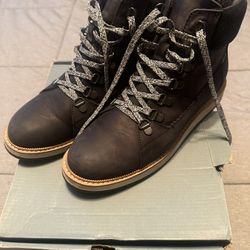 Gently Used Women’s Boots