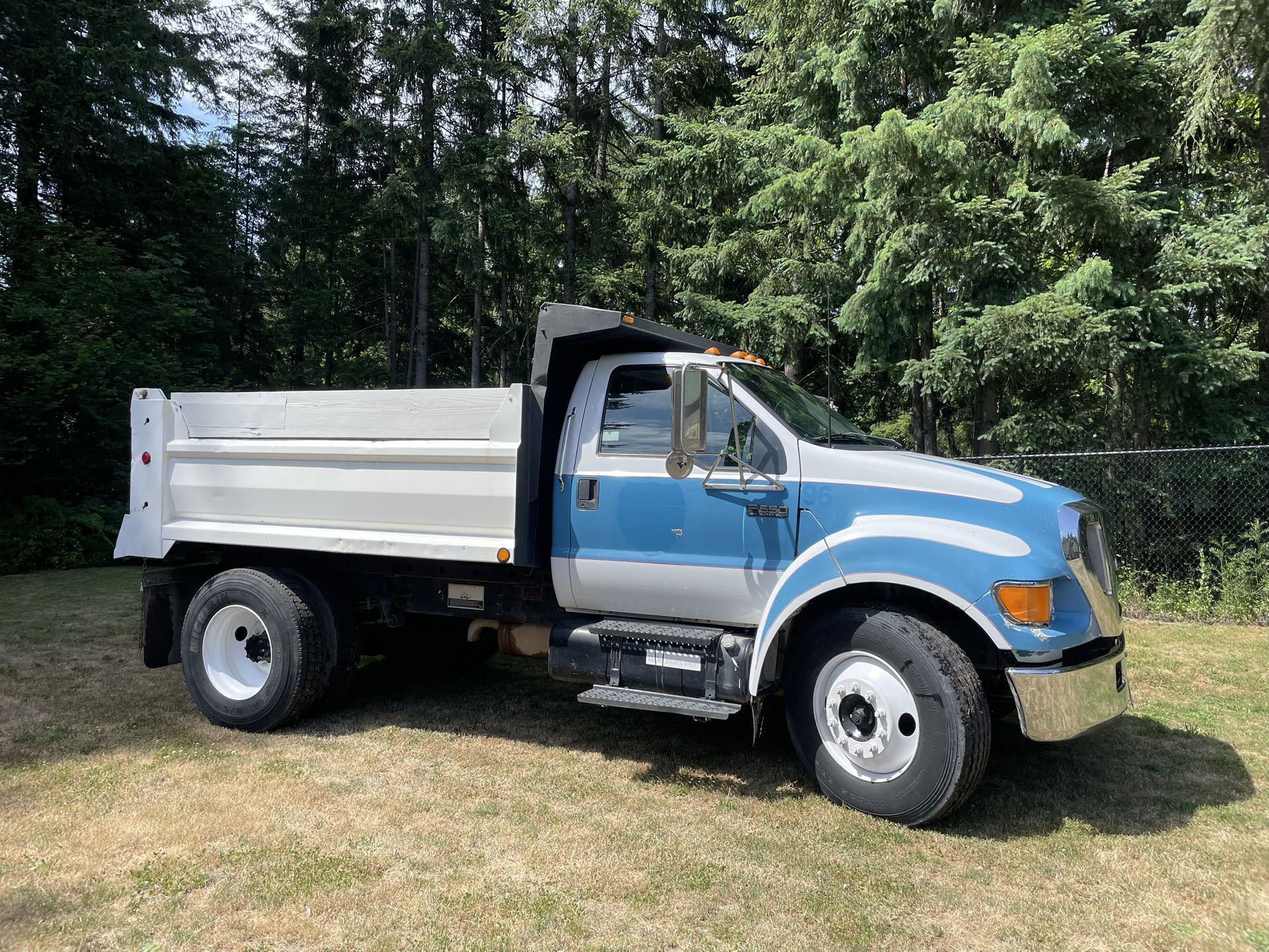 2005 Ford F650