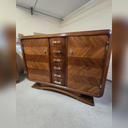 Art Deco Cabinet - Like New – Wyckoff, NJ