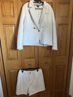 Elegant white blazer set