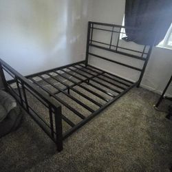 Queen Size Metal Bed  Frame 