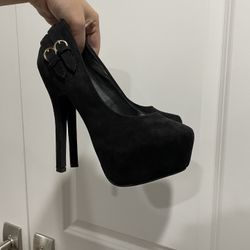 High Heels Shoes - Size 6.5