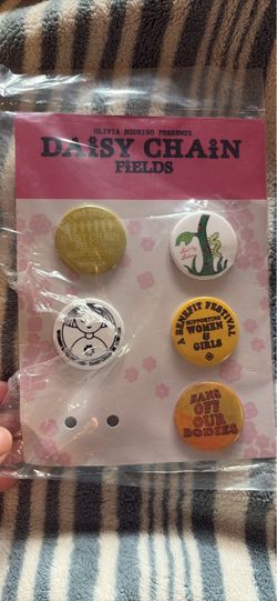 Daisy Chain pins from Concert