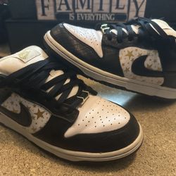 Supreme Nike Dunk 8 & 12 