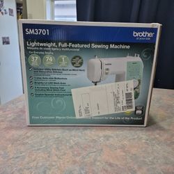 Lightweight Full Featured Sewing Machine 