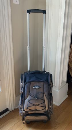 NWOT SKYWAY Rolling Backpack Carryon Luggage Suitcase - QUALITY 