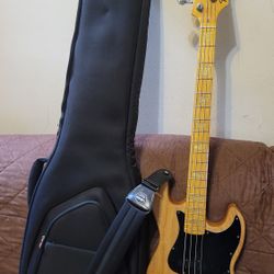 FENDER MARCUS MILLER SIGNATURE 4 STRINGS JAZZ BASS IN NATURAL COLOR, NOT ORIGINAL (COPY). 