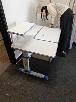 Adjustable student desk for 8-18 years old