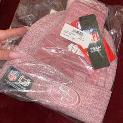 Women’s Sports Team Hat And Gloves 