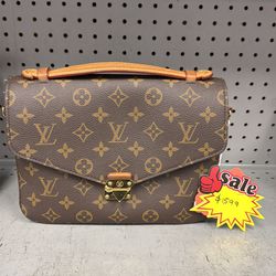 LOUIS VUITTON Pochette Metis Monogram Canvas Brown Shoulder Handbag