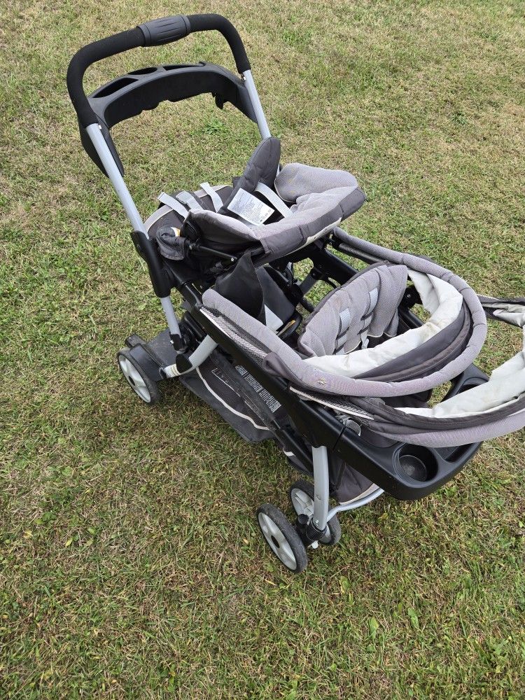 Graco Double Baby Stroller Foldable (Pick Up)