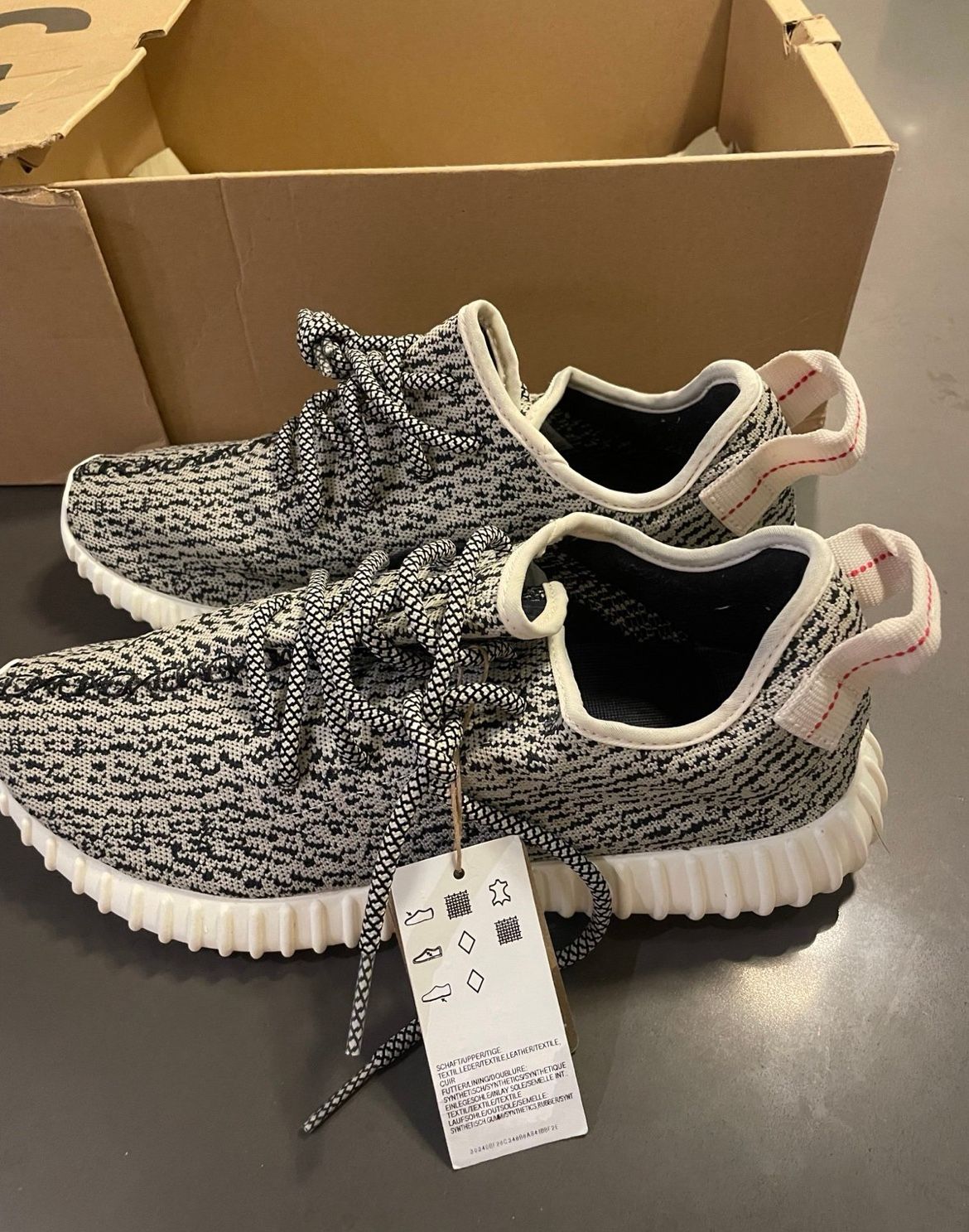 Yeezy turtle dove Boost 350 Size 9.5