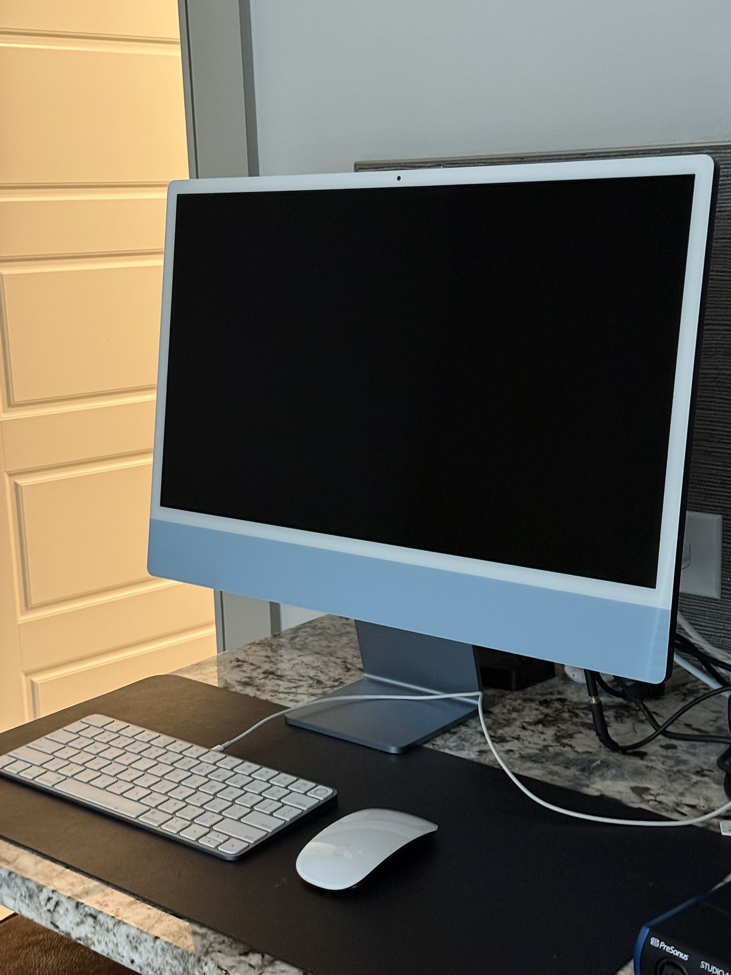 24-inch iMac M3 4.5K 8-Core CPU 10-Core GPU 16GB 512GB MR7F3LL/A