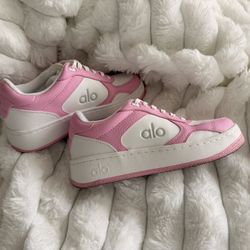 Alo Sneakers worn once 