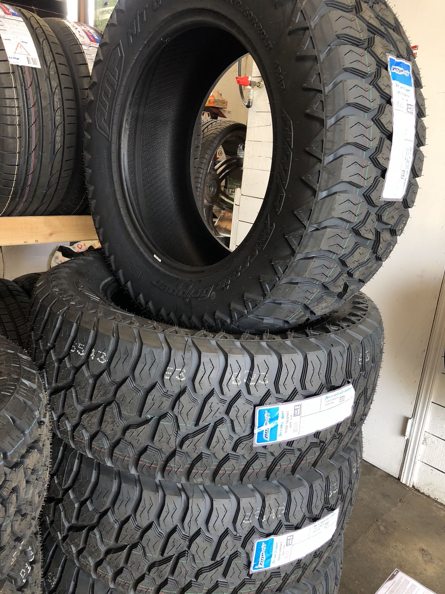 AMP GRIPPER 35x12.5R20 ON SALE!!!!