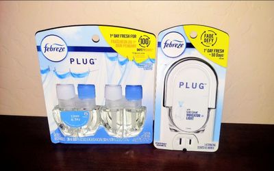 Febreze Oil Refills 2 count & Warmer Plug