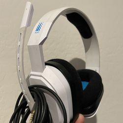 ps4 console and controller with monitor and headset 