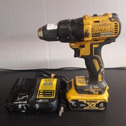 DEWALT DRILL DRIVER DCD777 WITH 20V 4AH BATTERY AND CHARGER 