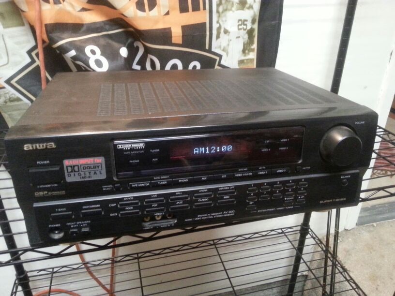 AIWA Super T-Bass Stereo A/V Receiver AV-D30
