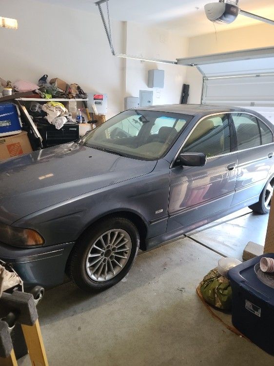 2002 BMW 540i