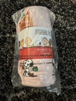 Snoopy Christmas Gingerbread Pink Throw