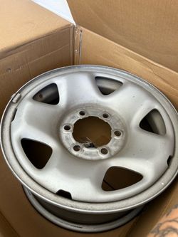 Toyota Tacoma SR Wheels and Tires