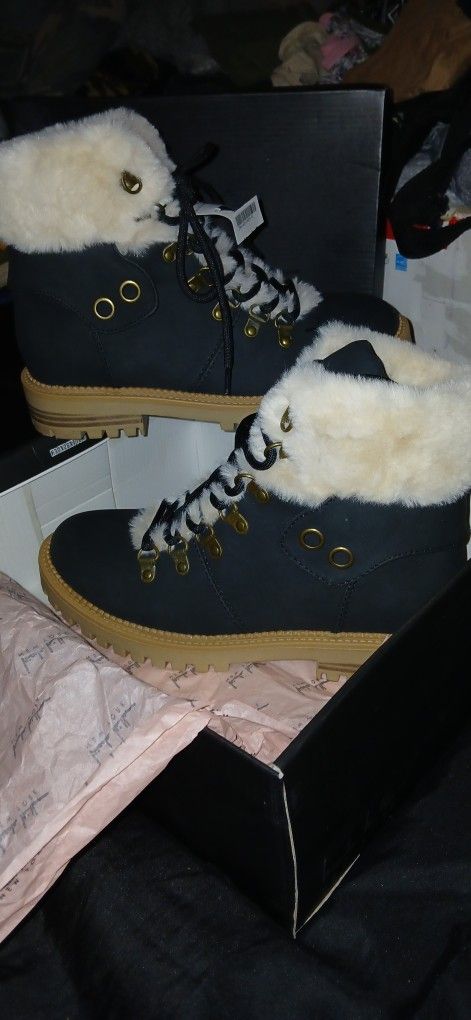 Nicole Miller Black Boots With Fur Size 6.5