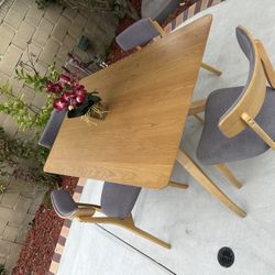 Dinner Table With 4 Chairs