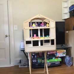 Solid Wooden Dollhouse/ Furniture/ People Figures
