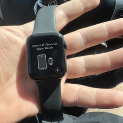 Apple Watch Series 4 44mm (GPS + Cellular) 