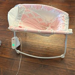 Fisher Price Rocking Sleeper/Bassinet W/ Music
