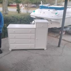 Nice Dresser With Drawers 