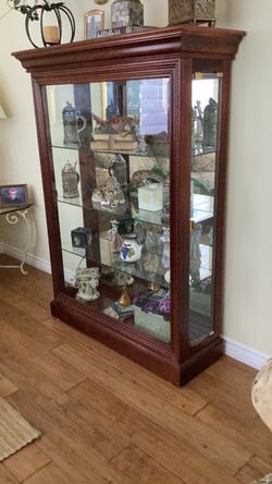 Curio cabinet